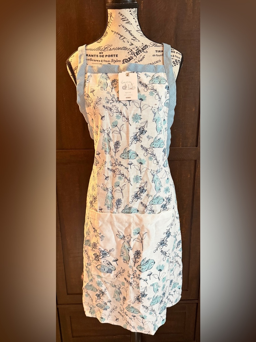 Envogue Bunny Tales Light Blue Floral Bunny Print Apron NWT